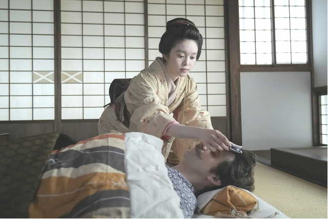 ヘブン先生を看病するトキ